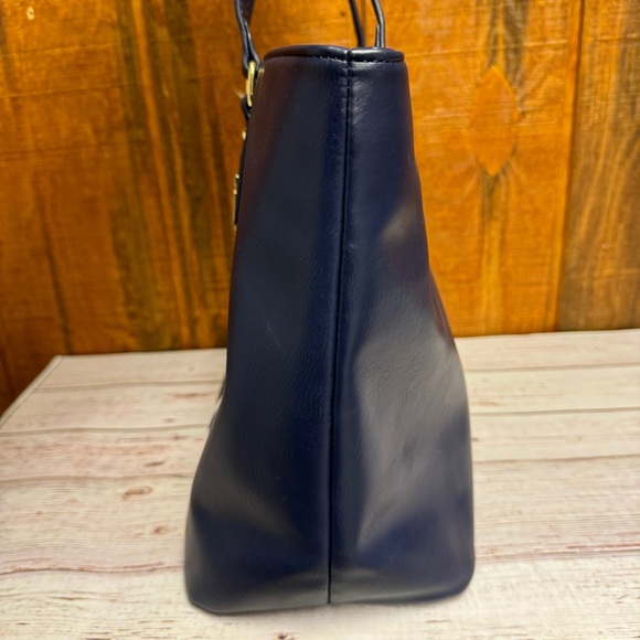 TOMMY HILFIGER Jaden Plus Faux Leather Medium Tote - Picture 3 of 7